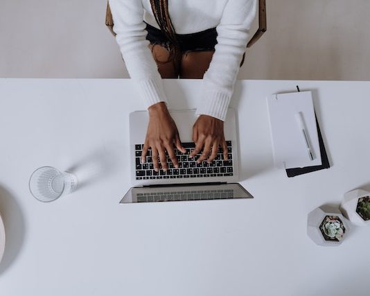 L'Essentiel pour la Réussite Étudiante : Comment le PC Portable Devient Votre Meilleur Allié ?